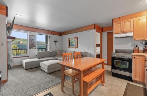 Sandpoint House | 461 Northwest Passage 205