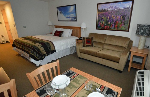 Snowshoe Apartment | 47 m² Studio flat ∙ 1 bedroom ∙ 4 guests