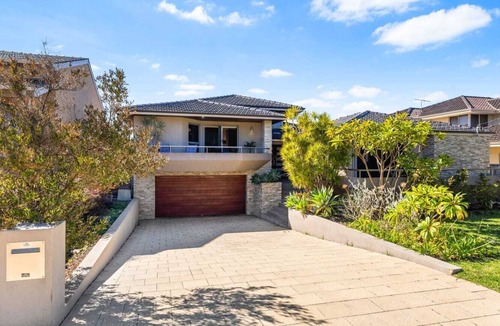 Stirling House | 47 Ultimate Entertainer! Pool, Man Cave, Kids Play