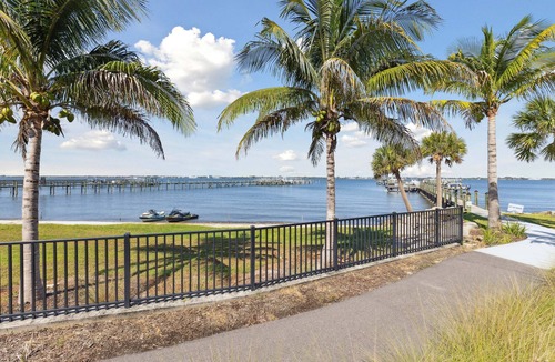 Melbourne Beach Cottage | 475 Strand Dr