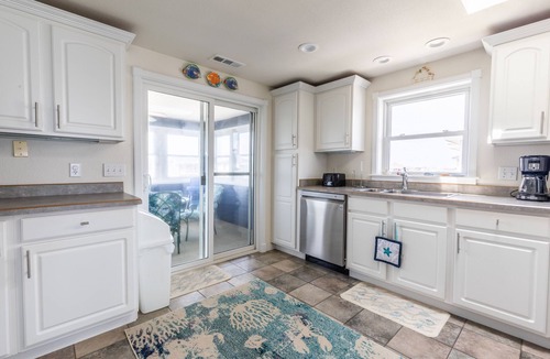 Sea Retreat House | 4759- Sun Daze - Ocean Views, Pool, Hot Tub & Steps to Beach