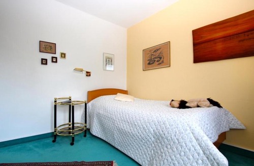 List House | 4865 Private Rooms