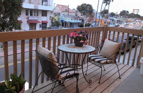 Mission Beach Apartment | 49 Steps 2 - Second Floor, Walk to Beach