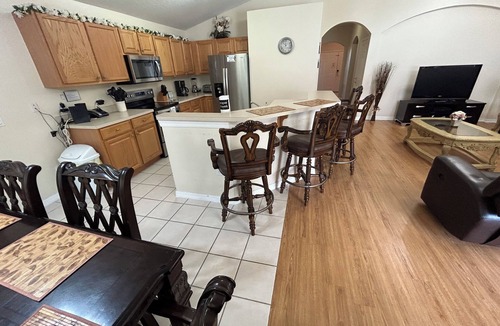 Cumbrian Lakes Villa | 4BD/3B,EXECUTIVE VILLA WITH SPA,MUST SEE,10 MIN FROM DISNEY