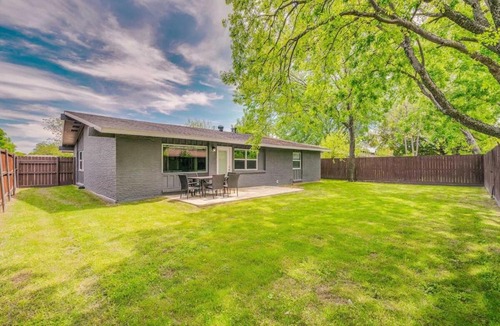 Northwest Dallas House | 4BD-3BA Chic Timeless Elegance - 15 Mins to DT