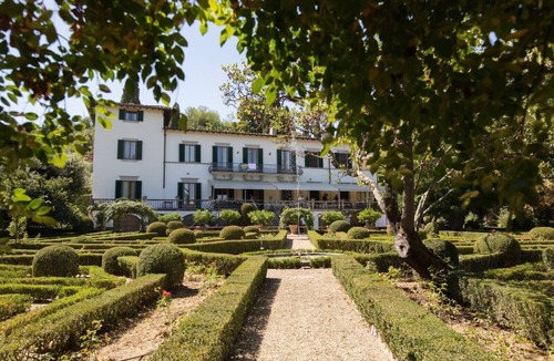 Gavinana Apartment | 4bdrm elegant apt,historical Villa, shared pool, parking, 3km from Ponte Vecchio