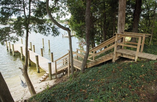 Hollywood House | 4BDRM River front house with Private Beach in Hollywood