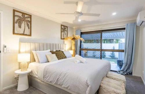 Capalaba House | 4Bed 2Bath in Capalaba Near Manly Habour, Shops & More