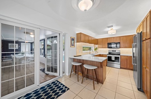 Harborview House | 4Bed/3Bath Heated Pool w/Tiki Bar, Steps to Beach!