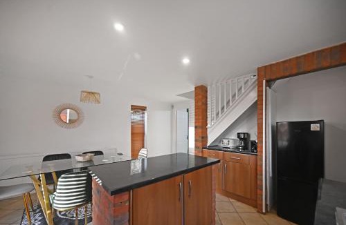 Walton House | 4Bed House MK