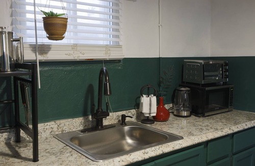 Kansas City House | 4bed studio basement! 5min->downtownKC