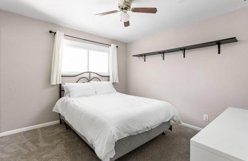 Carmel House | 4Bedroom 2 Bath Home in Arts District-Smoky Row A Duplex