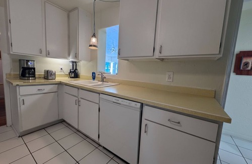 Jefferson Park House | 4BR, 2-house compound close to UA, Downtown Tucson