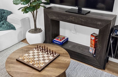 Mid-Cambridge Apartment | 4BR 3BA Designer Gem Sleeps to 12 Min to Redline T & Boston Free Parking