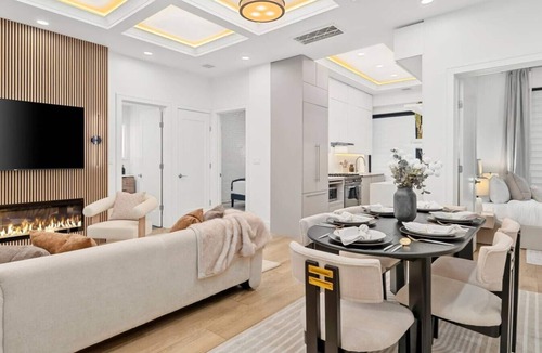 Griggs Park Condo | 4BR/4BA | Parking + Chef’s Kitchen | Near BU/BC