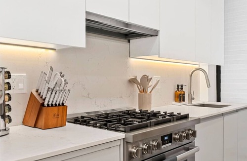 Griggs Park Condo | 4BR/4BA | Parking + Chef’s Kitchen | Near BU/BC