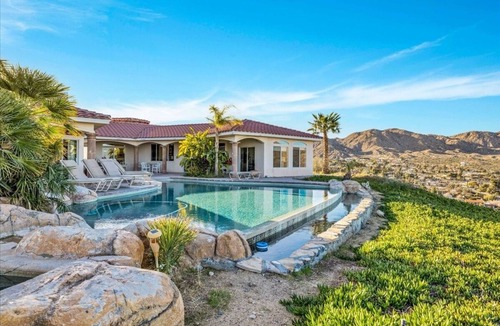 Yucca Valley Villa | * 4BR, Absolute Privacy, Jacuzzi, Pool Heating Can Be Added*