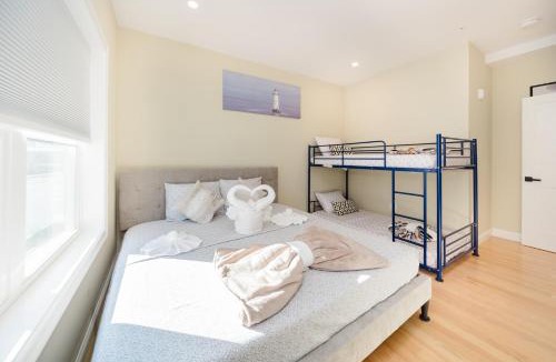 West Codman Hill - West Lower Mills Apartment | 4BR Boston World Cup Base - Cozy & Modern - Near Franklin Park 60-1
