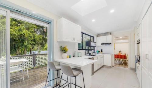 Castle Hill House | 4BR Castle Hill Home Garage Near Mall & Park