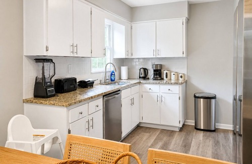 Fortson House | 4BR Coastal Look, Pool House, Pets welcome