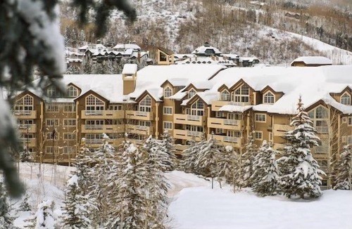 Highlands Townhomes Condo | 4BR Condo, Central Location | Hot Tub, Pool