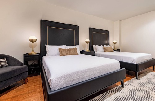 Central Business District Hotel | 4BR Conjoined Group Unit on Canal Street | The Mayfair
