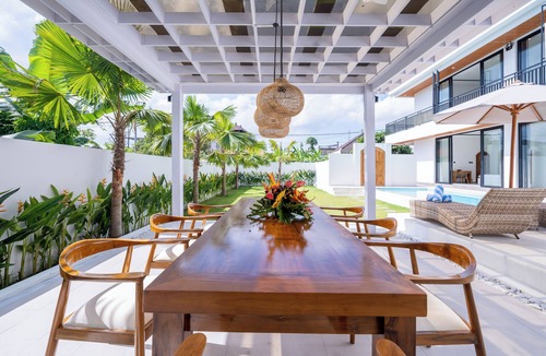 Dalung Villa | 4BR Green Oasis Near Canggu - Sunset Views