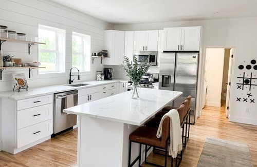 Sunnyside House | 4BR Highlands Home - Modern Style & Comfort