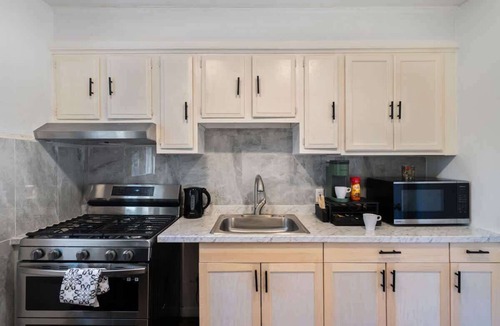 Hackensack House | 4BR Home w Parking, near NYC, MAJOR INTERNATIONAL SPORTING EVENT