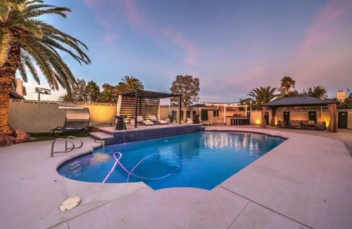 Paradise House | 4BR House Near Strip/Airport w/Pool That's a Vegas Dream House