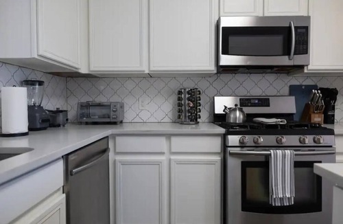 Northeast Houston House | 4BR | King Bed | World Cup Ready | 15 min to IAH