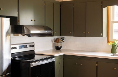 Carrying Place House | 4BR Lake Access Cottagen Sauna + Firepit w/WiFi TV