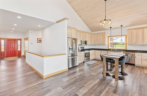 Crary Villa | 4BR Lakefront Fishing, Dogs OK Devils Lake