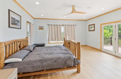 Crary Villa | 4BR Lakefront - Fishing, Dogs OK - Devils Lake