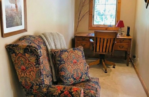 Lake Geneva House | 4BR Lodge Near Lake Geneva - Sitting Pool, Hot Tub, Sauna, Lake Views on 3 Acres