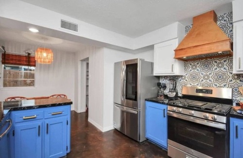 Westbury House | 4BR Meyerland Pool Home near NRG, Medical Center & Galleria