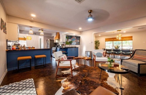 Westbury House | 4BR Meyerland Pool Home near NRG, Medical Center & Galleria