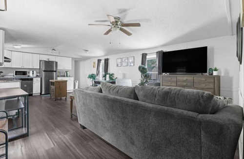 Simpsonville House | 4BR mobile home w/Hot Tub,Fire pit,gas BBQ AC, WiFi in Simpsonville by Hospital
