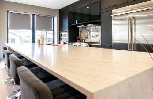Central West End House | 4BR Modern CWE Luxury with Garage ABODEbucks