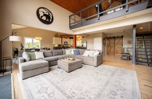 McHenry House | 4BR Mountain Retreat on 2+ Private Acres Near Lake Hot Tub Mountain Views