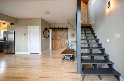 McHenry House | 4BR Mountain Retreat on 2+ Private Acres Near Lake Hot Tub Mountain Views