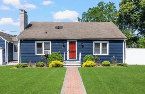 Bristol House | 4BR Near Downtown Bristol w/Yard & Parking