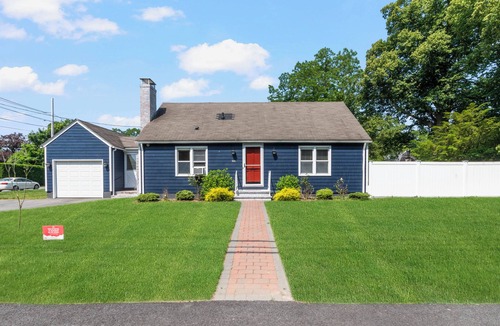 Bristol House | 4BR Near Downtown Bristol w/Yard & Parking