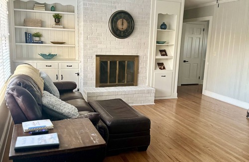Clayton House | 4BR Oversized Multi-Car Driveway Near US-70 Walk Downtown