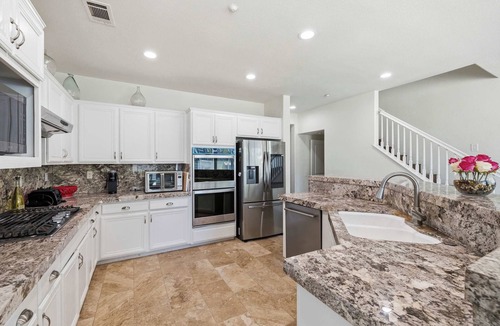 Oxnard House | 4BR Oxnard Stay Heated Pool, Hot Tub Near Beaches