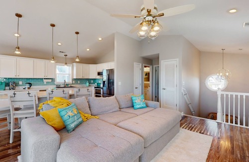 Colington House | 4BR remodeled home w/pool, game room, firepit, W/D