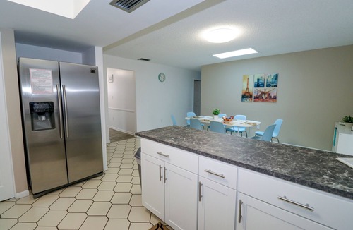 Bradenton House | 4BR Remodeled Heated Pool Home, Bradenton, 6mil. to Anna Maria Beaches