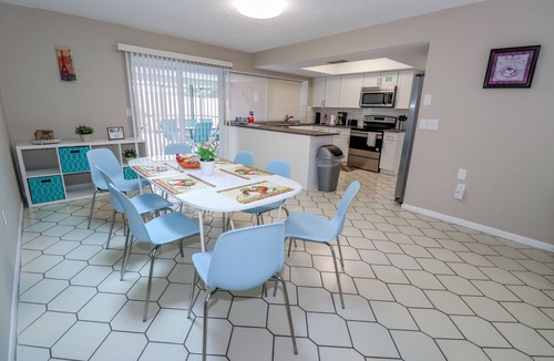 Bradenton House | 4BR Remodeled Heated Pool Home, Bradenton, 6mil. to Anna Maria Beaches