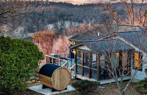 Millville House | 4BR RiverVIEWS, Comm Pool & River Access, Barrel Sauna, Massage Chairs, Game Rm