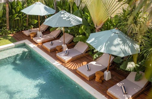 Batu Bolong Apartment | 4BR Villa, Private Pool, Walk to Beach